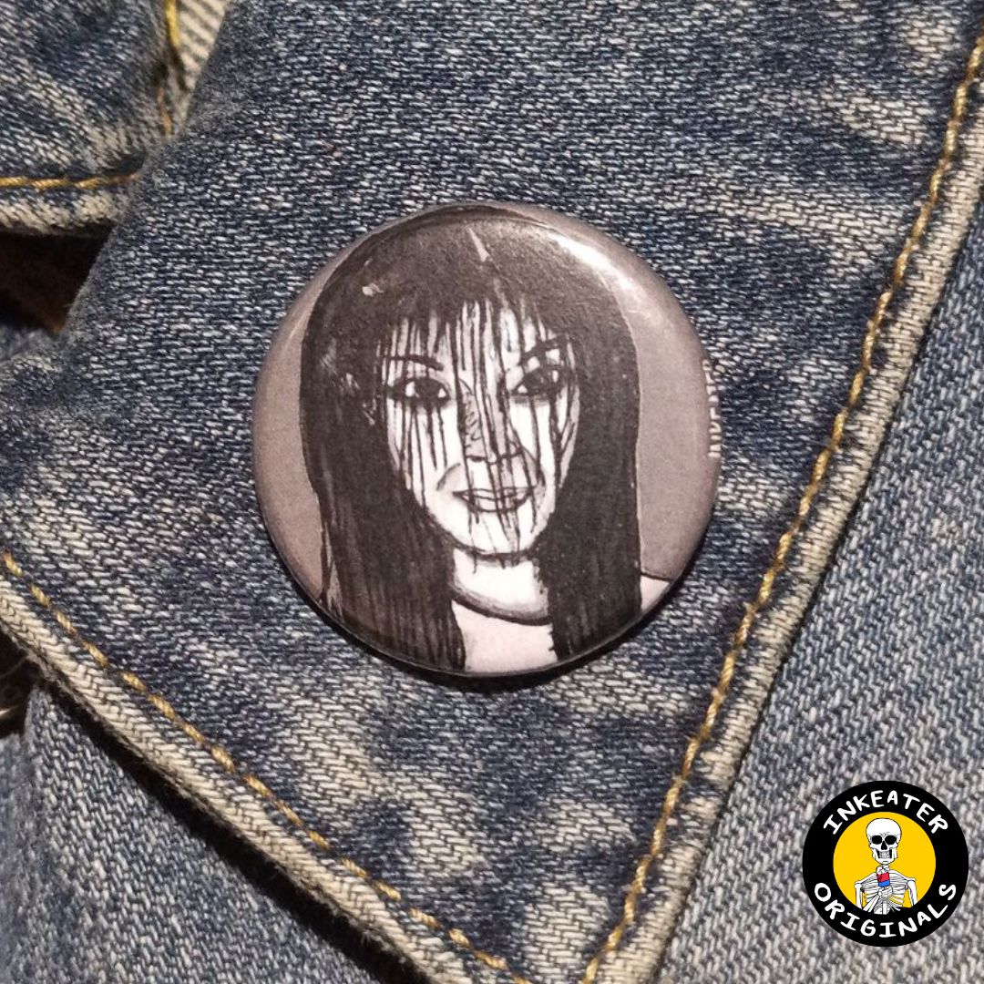 Kayako Saeki Horror Pin – 1.25 Grudge-Inspired Button Gift - Inkeater Originals (1)